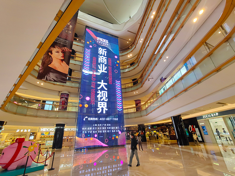 深圳益田假日广场旅行电梯显示屏项目
